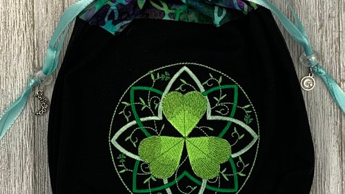 Shamrock Tarot Bag / Keepsake Bag / Drawstring Bag / Oracle Bag / Jewelry Bag / Crystal Bag / Gift Bag / Tarot Pouch / Cosmetic Bag