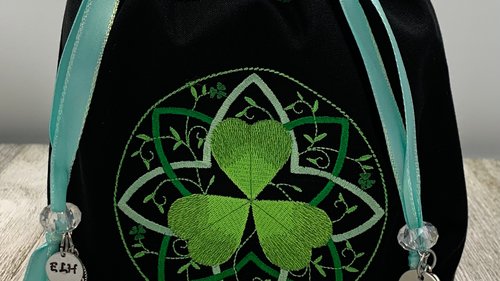 Shamrock Tarot Bag / Keepsake Bag / Drawstring Bag / Oracle Bag / Jewelry Bag / Crystal Bag / Gift Bag / Tarot Pouch / Cosmetic Bag