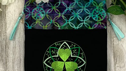 Shamrock Tarot Bag / Keepsake Bag / Drawstring Bag / Oracle Bag / Jewelry Bag / Crystal Bag / Gift Bag / Tarot Pouch / Cosmetic Bag