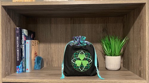 Shamrock Tarot Bag / Keepsake Bag / Drawstring Bag / Oracle Bag / Jewelry Bag / Crystal Bag / Gift Bag / Tarot Pouch / Cosmetic Bag