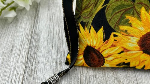 Sunflower Tarot Bag/ Custom Tarot Bag/ Keepsake Bag / Drawstring Bag / Oracle Bag / Jewelry Bag / Crystal Bag / Gift Bag / Tarot Pouch