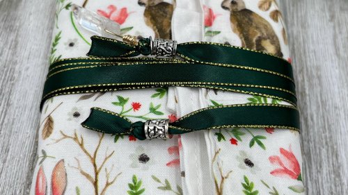 Reversible Cotton Lined Tarot Wrap/ Bunny Tarot Wrap / Tarot Supplies / Tarot Deck Storage / Tarot Cloth / Tarot Supplies / Altar