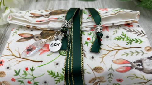 Reversible Cotton Lined Tarot Wrap/ Bunny Tarot Wrap / Tarot Supplies / Tarot Deck Storage / Tarot Cloth / Tarot Supplies / Altar