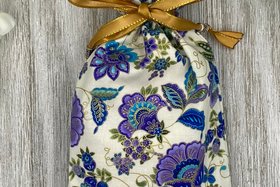 Floral Tarot Bag/ Custom Tarot Bag/ Keepsake Bag / Drawstring Bag / Oracle Bag / Jewelry Bag / Crystal Bag / Gift Bag / Tarot Pouch